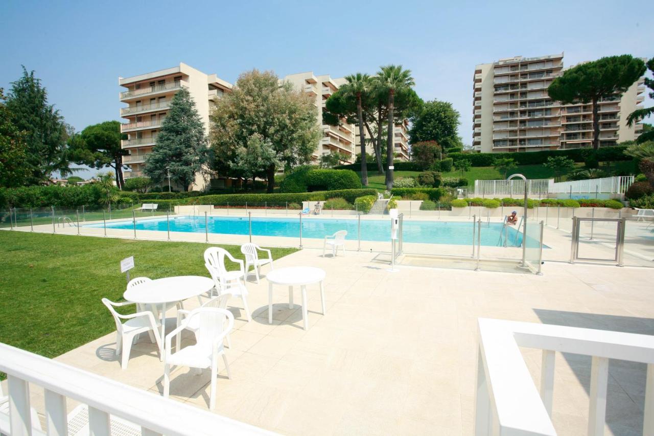 Le Tamaris - Terrasse Vue Sur Mer - Piscine, Tennis & Jardin Apartment Antibes Exterior photo